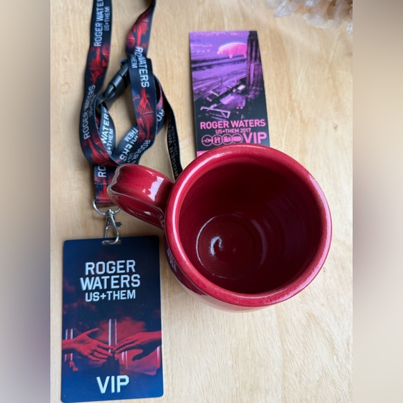 Roger Waters VIP bundle - Picture 6 of 8